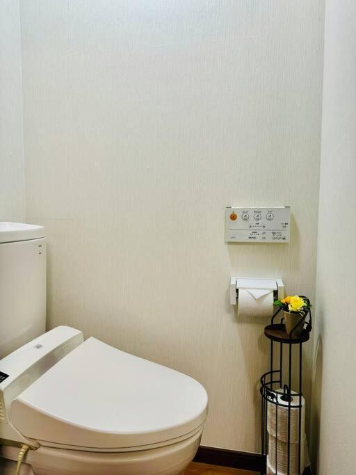 อพาร์ทเม้น Official Trhouses 和御 霊羽 Direct Connection From Kansai Airport, 9 Minutes To Namba *