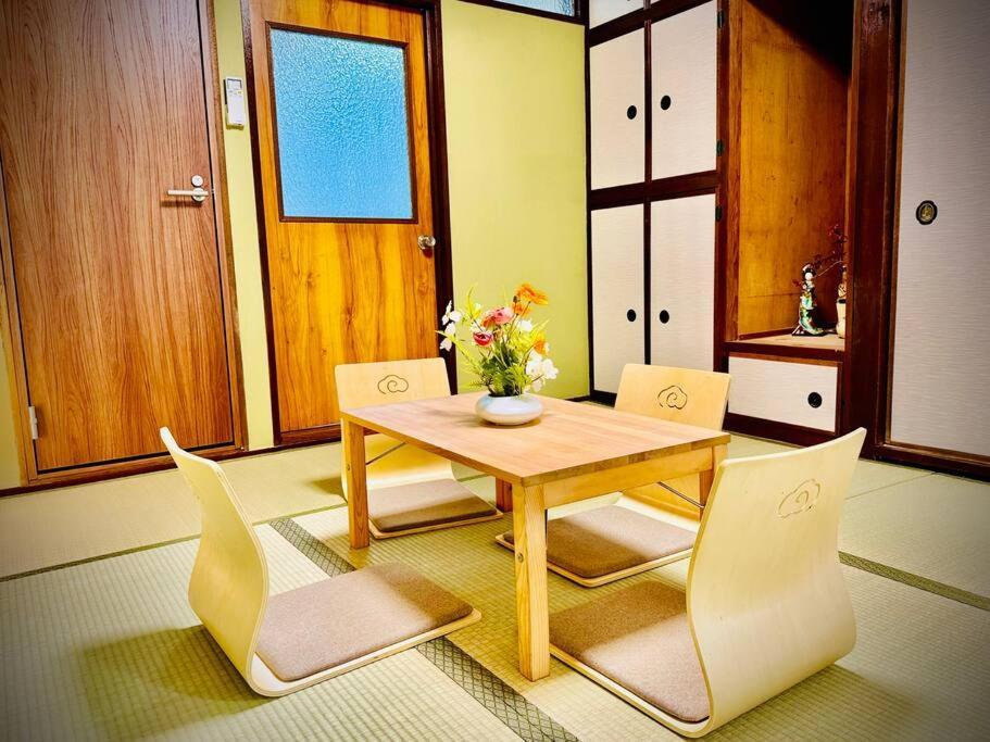 อพาร์ทเม้น Official Trhouses 和御 霊羽 Direct Connection From Kansai Airport, 9 Minutes To Namba โอซาก้า